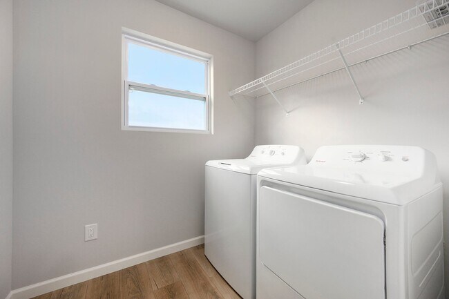 25245 Vargas, Mattawan, MI 49071 - photo 6