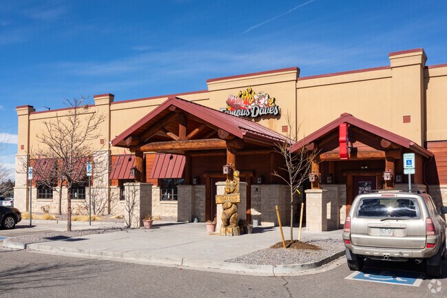 Famous Dave's is frequented in Foxfield.