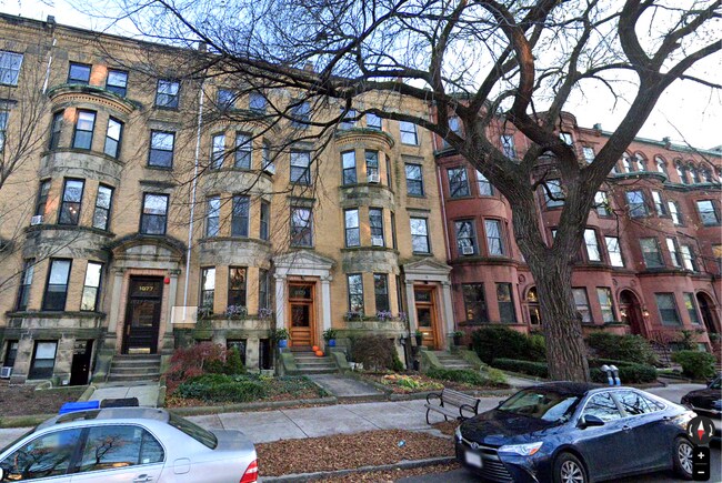 1079 Beacon St unit 3, Brookline, MA 02446 - photo 2