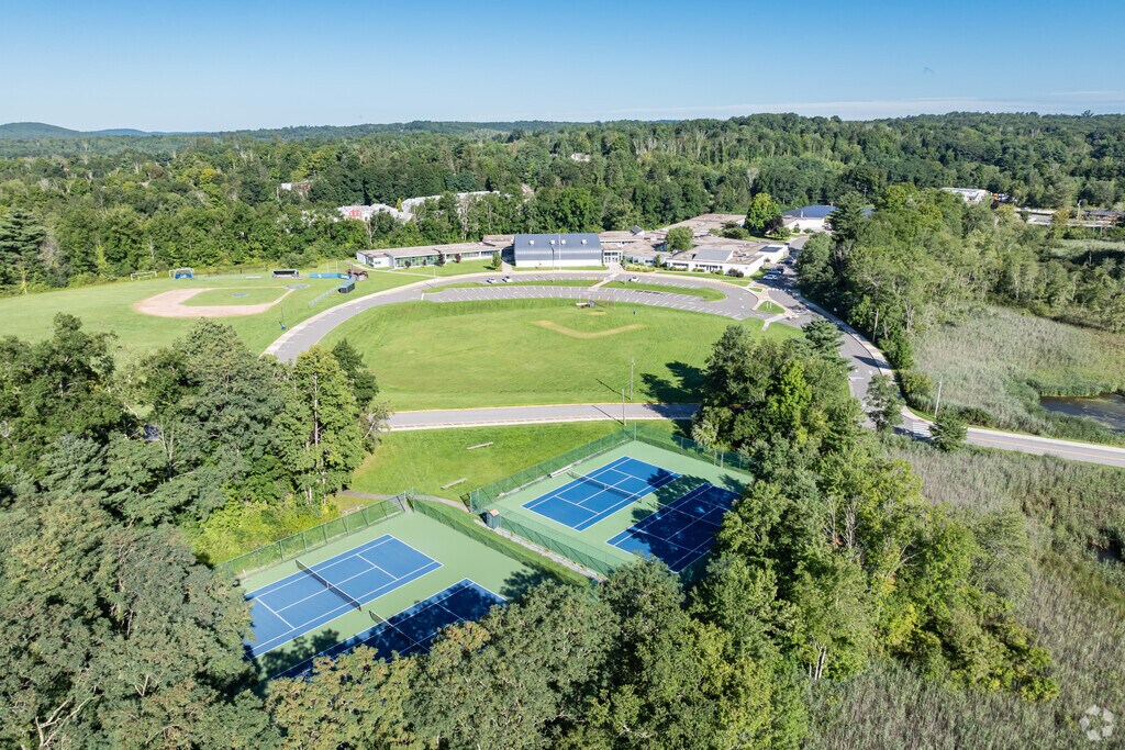 Litchfield Intermediate School is an above average public school.