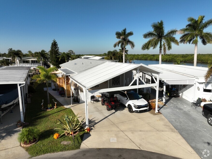 3413 Bayside Pkwy, Punta Gorda, FL 33982 - photo 2