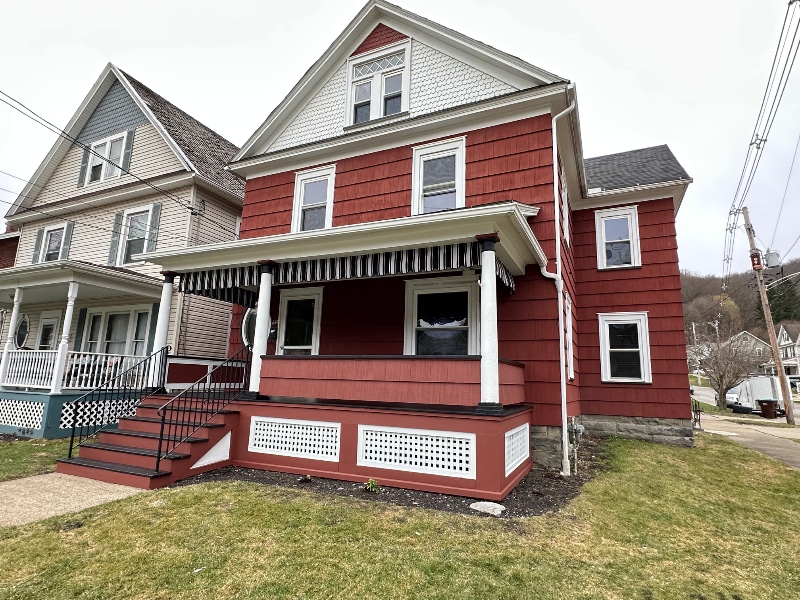 647 Liberty St, Franklin, PA 16323 - photo 1