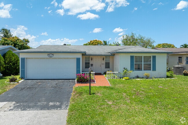 Most of the homes in Miramar Park are Ranch-style and were built in the 1990s.
