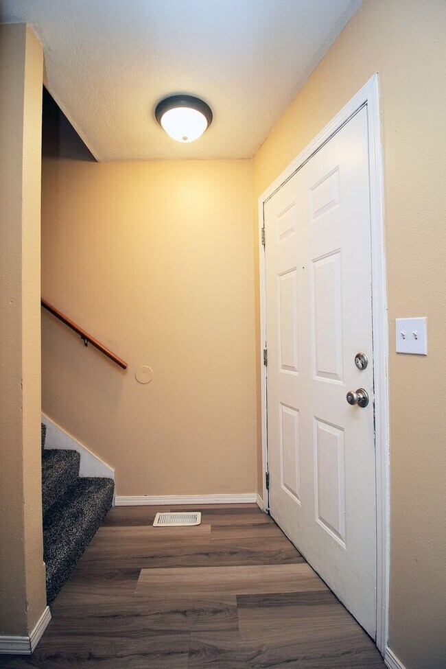 3548-3548 NE 102nd Ave unit 3540, Portland, OR 97220 - photo 3