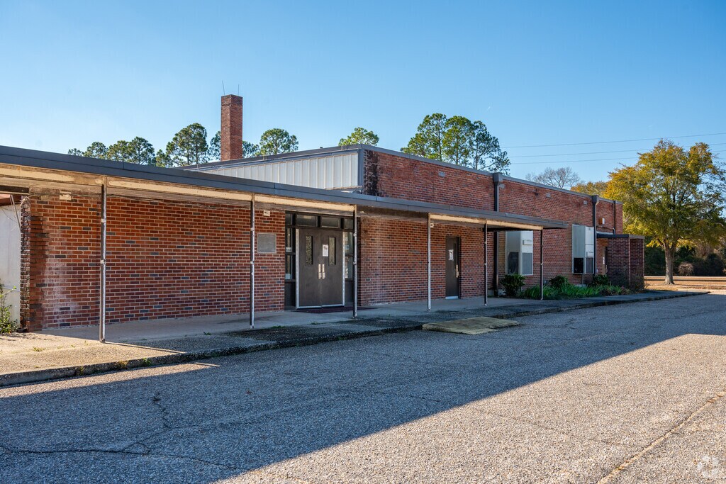 Bethune Elementary School provides education in 
Kershaw County.