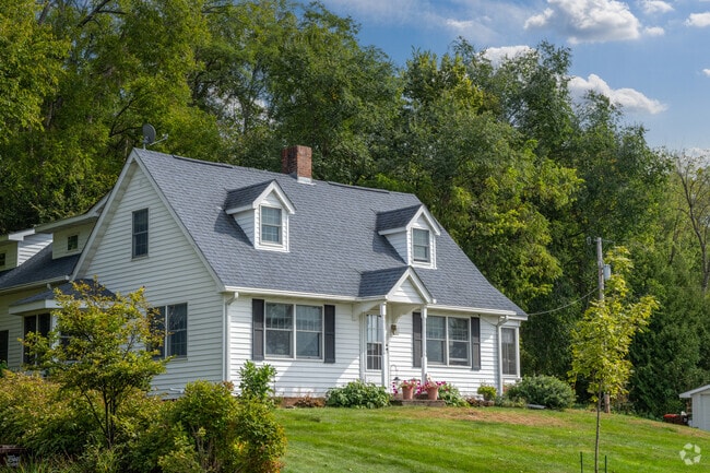 A handful of homes sit high up with views directly facing the Mississippi River.