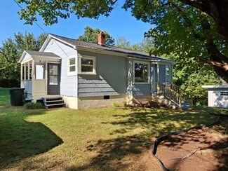 1764 6th Ave NW, Hickory, NC 28601