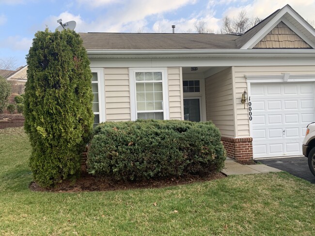 10000 Goldenwood Ct, Upper Marlboro, MD 20772 - photo 2