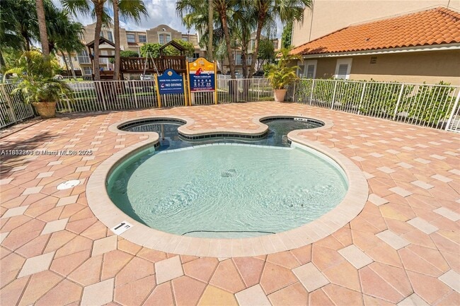 665 NW 85th Place unit 10212, Miami, FL 33126 - photo 3