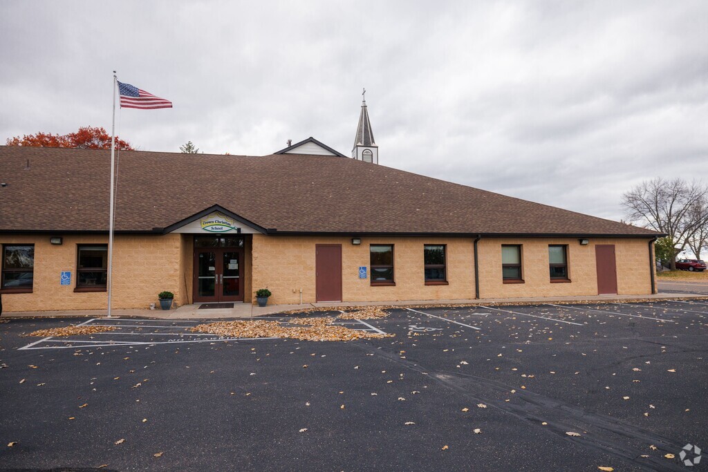 Welcome to the Crown Christian School in the Isanti Northern Suburbs.