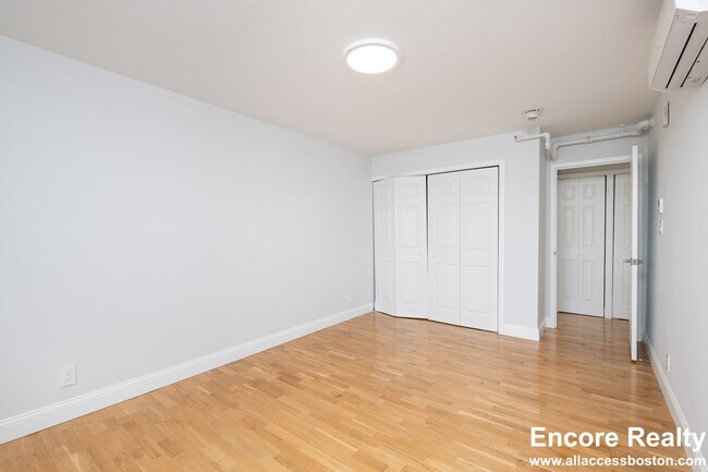 1410 Columbia Rd unit 714I, South Boston, MA 02127 - photo 5