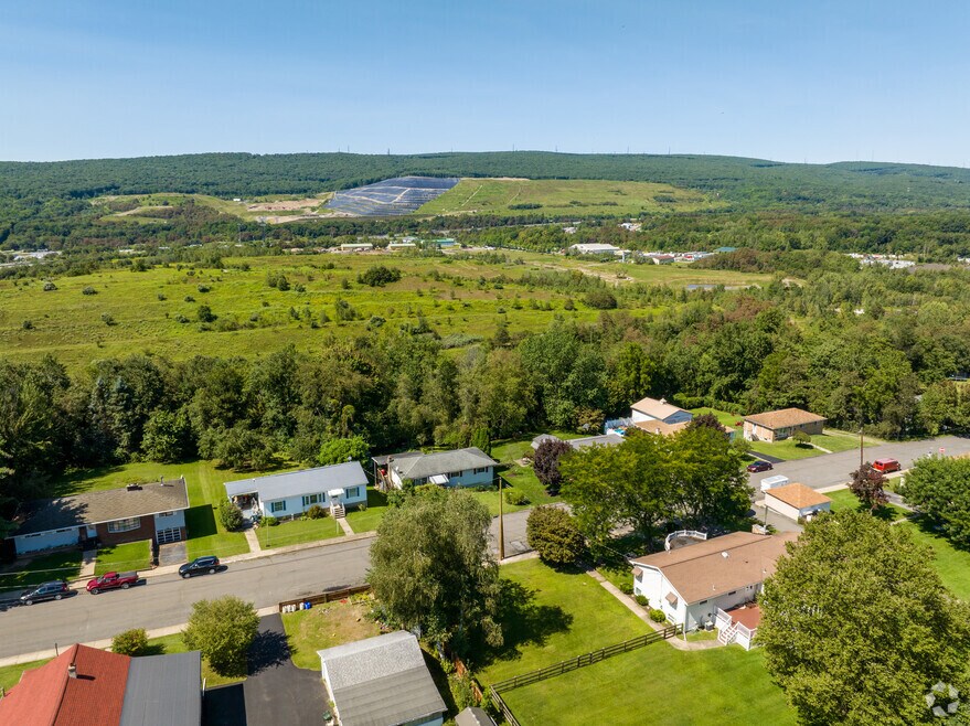 NEIGHBORHOOD_moosic_V1_022624