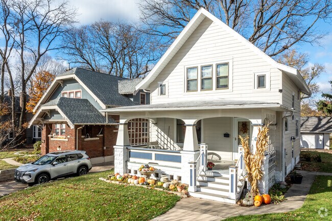 The older homes of Morningside Glendale each have their own style and character.