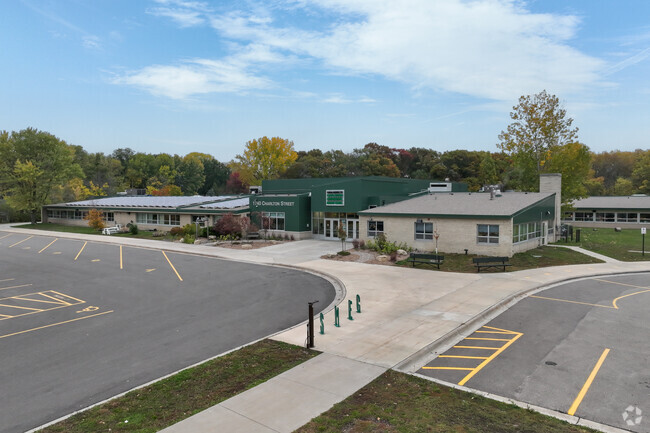 Garlough Environmental Magnet is a magnet school located in West Saint Paul.