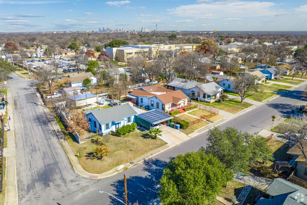 921 Big Foot, San Antonio, TX 78225