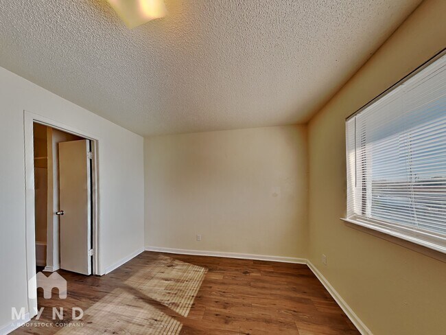 2806 Wimbledon Ct unit B, Garland, TX 75041 - photo 7
