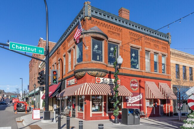 Leo's Grill & Malt Shop offers burgers and ice cream with retro style in Stillwater.