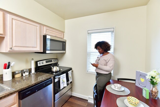 Towson Place Apartments, Student Off Campus, Towson, MD 21204 - photo 7