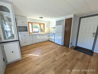 72 Park Dr, Canaan, ME 04924