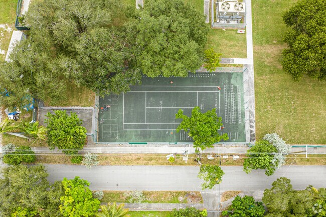 Oakridge Elementary School, in North Central Hollywood, provides a tennis court as part of PE.
