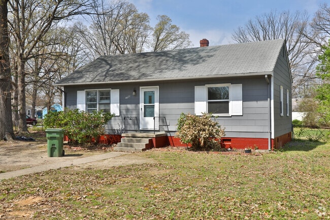 Bungalow-style homes in McGuire Manor are quite popular.