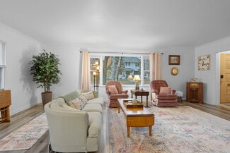 729 Eliza St, Green Bay, WI 54301