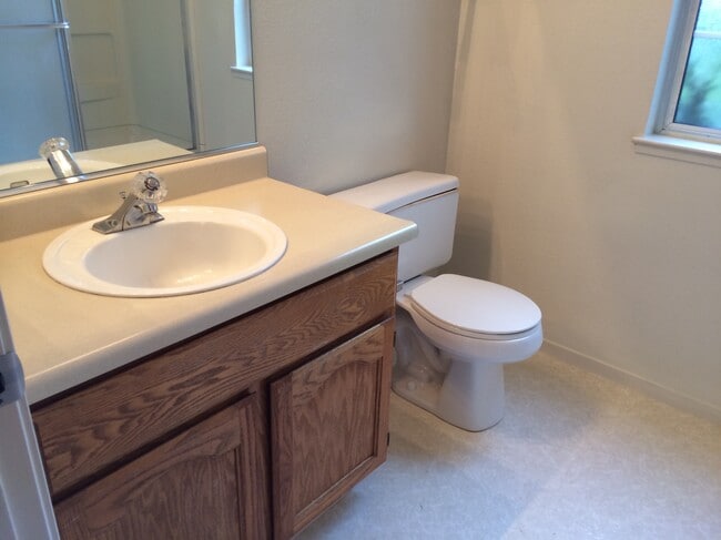 950 El Camino Ave unit 22, Vacaville, CA 95688 - photo 6