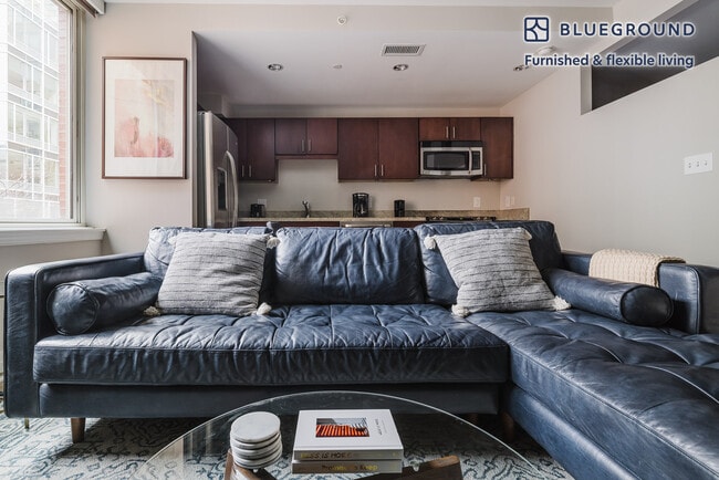 2221 I St NW unit FL4-ID982, Washington, DC 20037 - photo 2