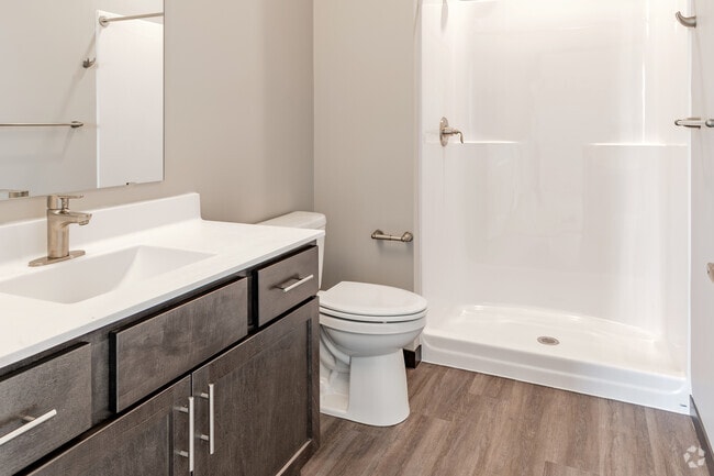 2BR, 2BA - 1,029SF - Primary Bathroom