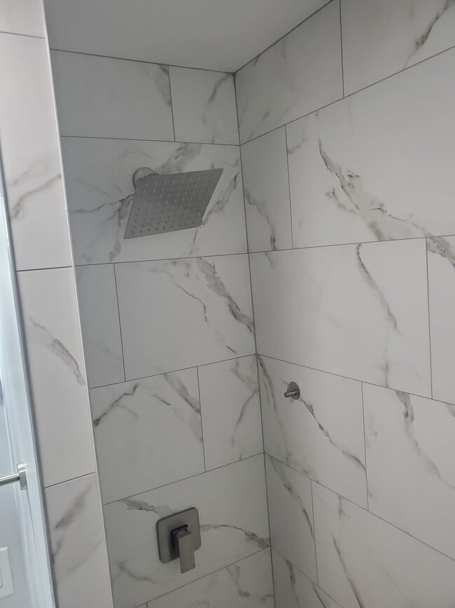 3118 N Central Park Ave unit 2R, Chicago, IL 60618 - photo 5