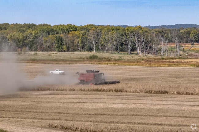 Nearby agricultural fields add to the idyllic scene of Lake Summerset.