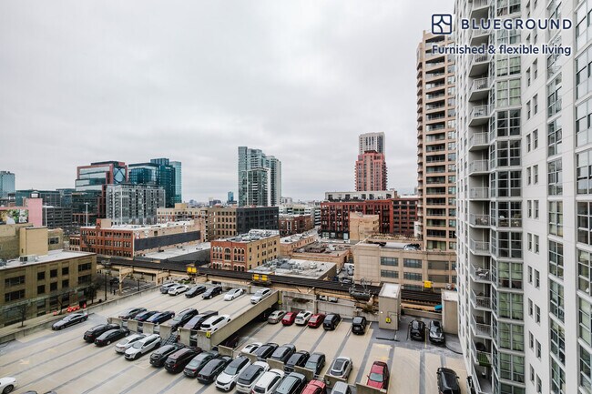 165 N Desplaines St unit FL10-ID1140, Chicago, IL 60661 - photo 5