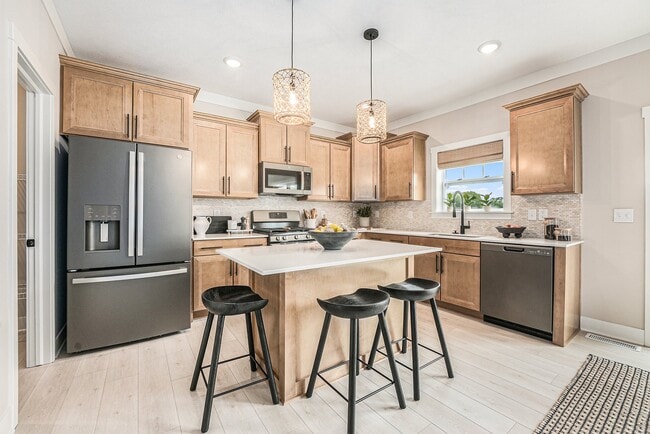 4419 Spring Meadows Ct unit 36490399, Burton, MI 48519 - photo 5