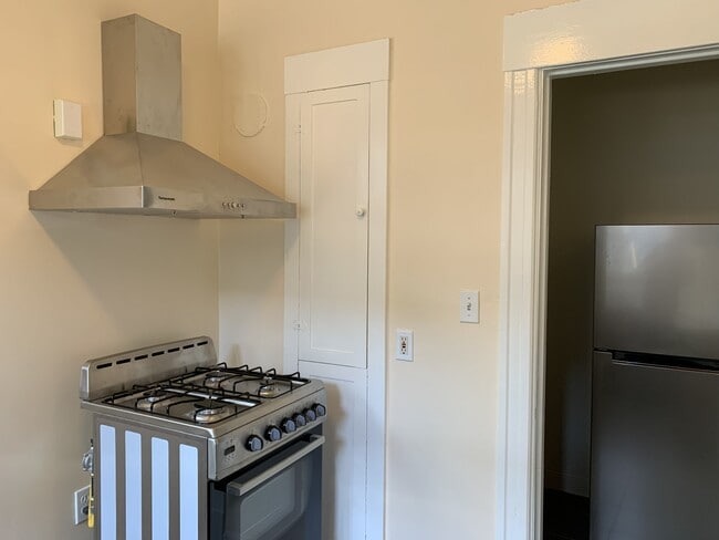 64 Santa Clara Ave unit 1, Oakland, CA 94610 - photo 4