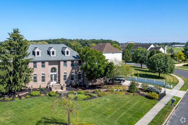 Discover mid-colonial revival architecture in Woodstown.