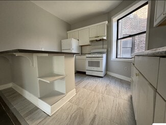 12 Bergen Ave, Jersey City, NJ 07305