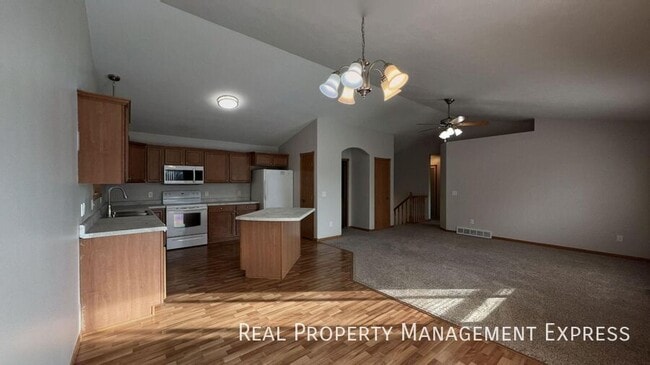 3207 N Aurora Ave, Sioux Falls, SD 57107 - photo 7