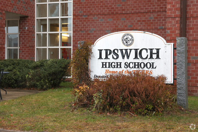 Ipswich High School is the home of the Tigers.