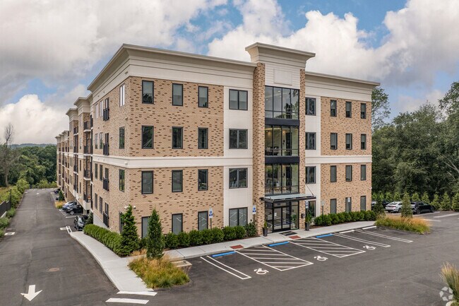 5545 Park Fairfield, Fairfield, CT 06825 - photo 2