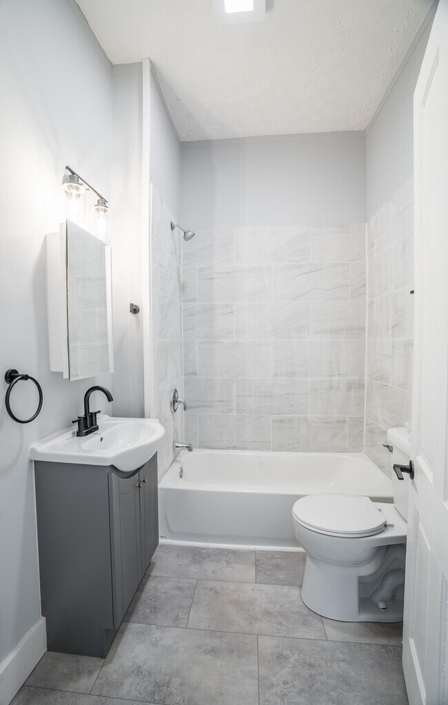 618 Miami St, Piqua, OH 45356 - photo 3