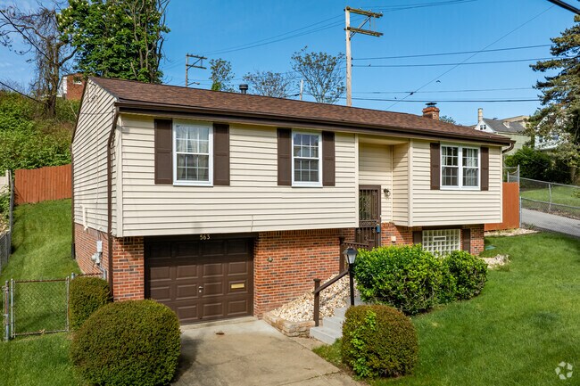 Split Level homes are found around the Middle Hill community.
