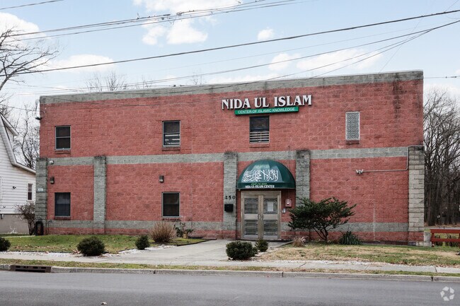 The mission of the Academy of Saut Ul Furqau in Teaneck, NJ is to raise good Muslim citizens.