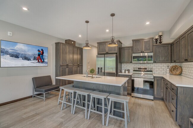 The Luxe, Saint Paul, MN 55105 - photo 3