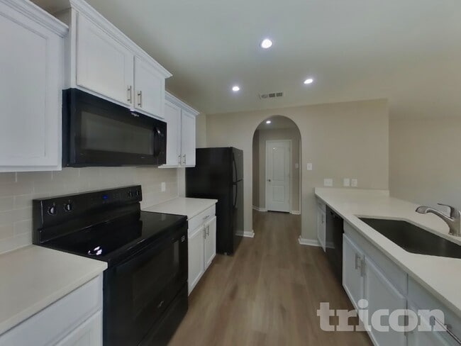 1026 Barrymore Ln, Duncanville, TX 75137 - photo 4