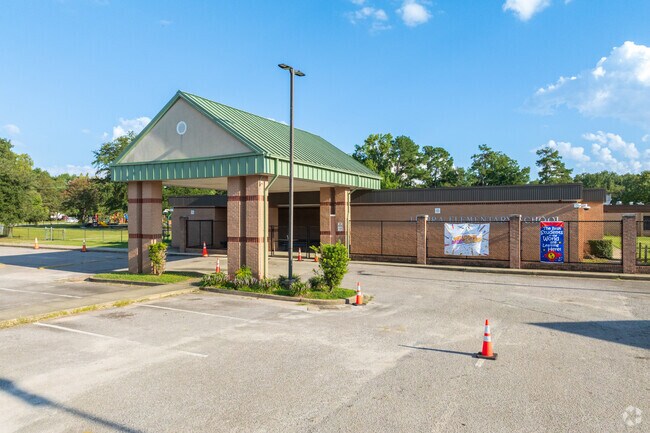 Lemira Elementary School serves students in K-5.