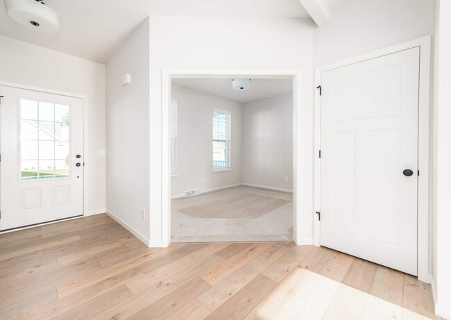 6419 Prairie Wood Dr, McFarland, WI 53558 - photo 2