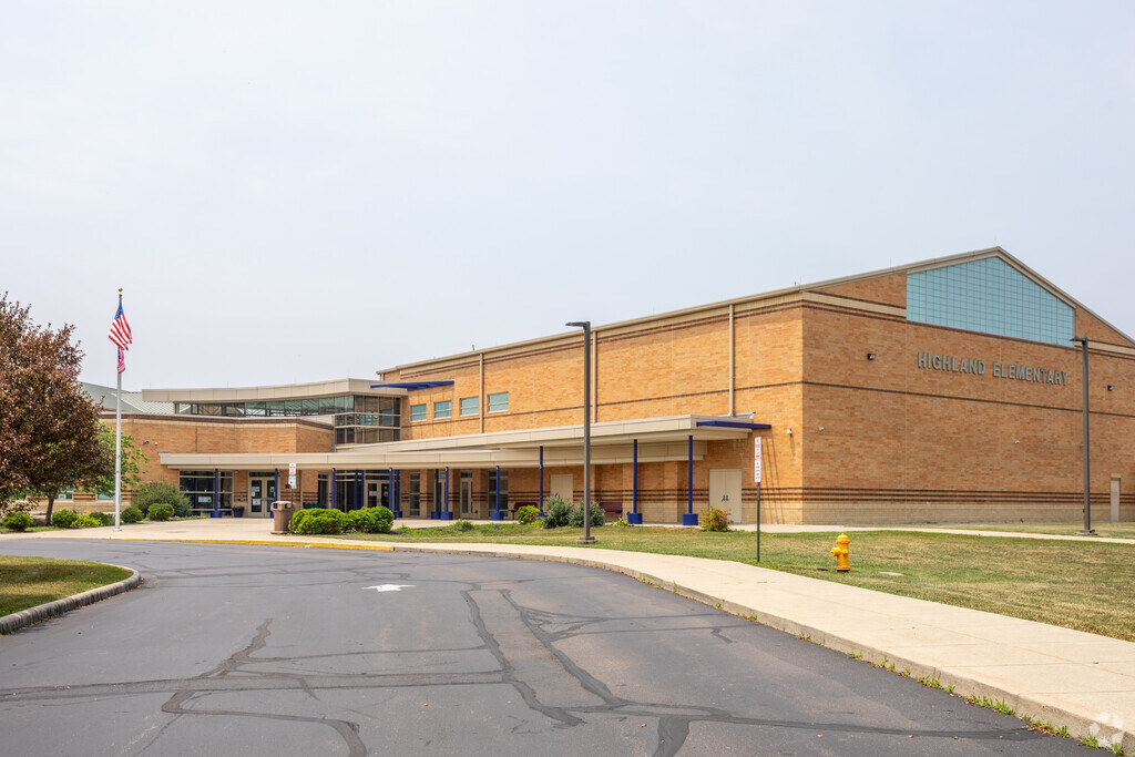 Highland Elementary School is a public school located in Hamilton.