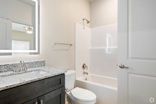 2BR, 2BA - 720SF - Primary Bathroom