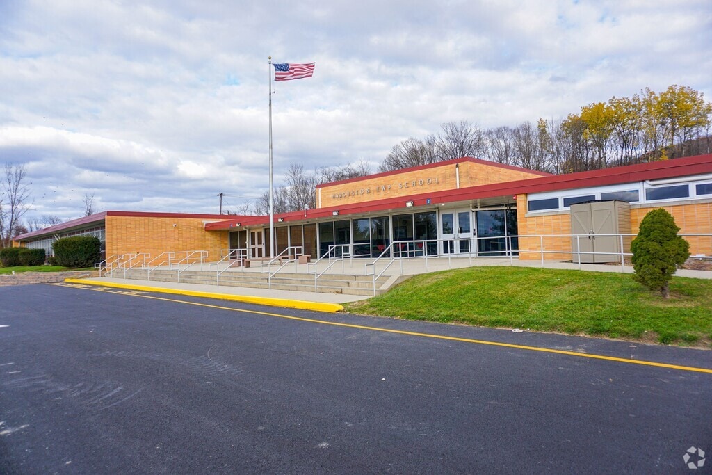 Hardyston Township Elementary School serves students in the Sussex County community.