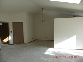 1665 Commodore Ct Unit 8, Schaumburg, IL 60193